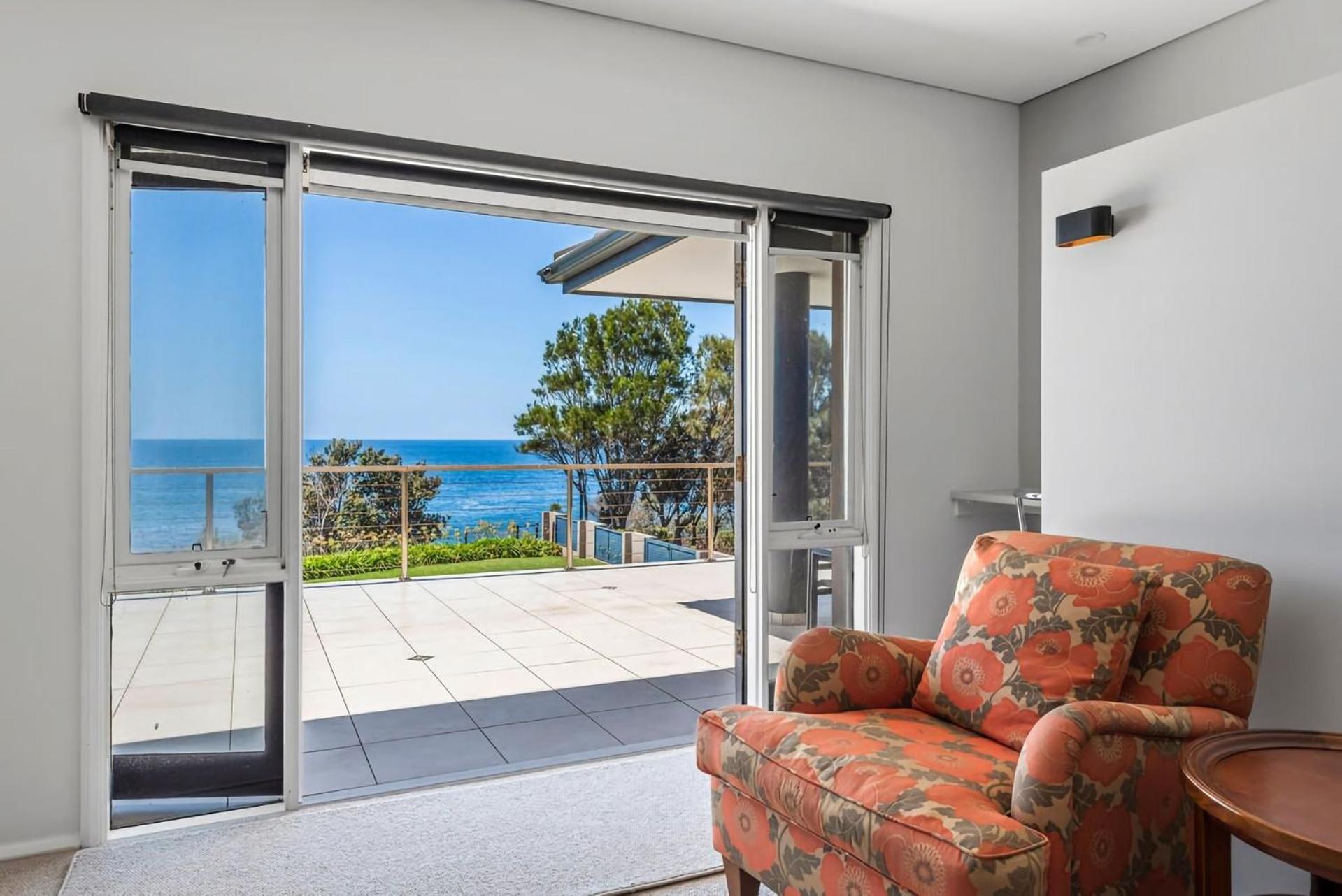 Spectacular Ocean Front Home With Pool Shellharbour Exterior photo